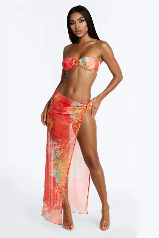 Biquini, color naranja/ multicolor y top strapless , con cover Up ( falda ), 3 piezas.