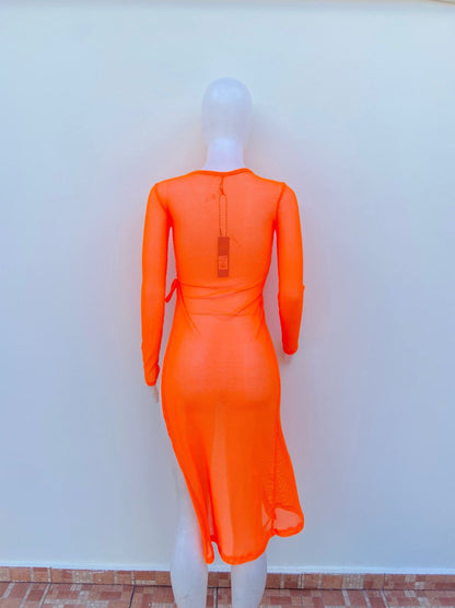 Vestido/ Cover up, naranja estilo malla, con abierto en el lateral, largo.