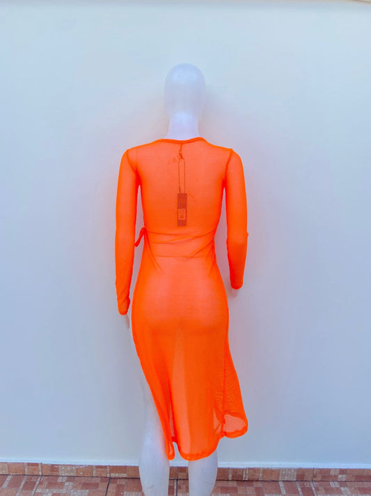 Vestido/ Cover up, naranja estilo malla, con abierto en el lateral, largo.