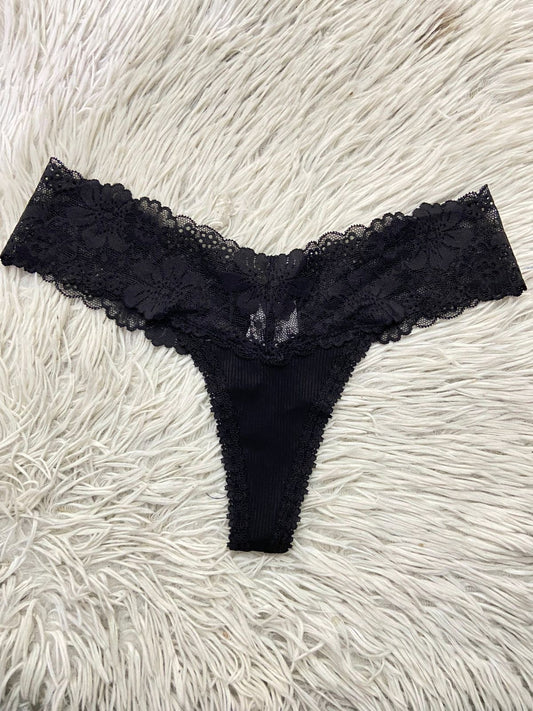 Panti PINK, negro liso con encaje en la parte superior, tanga.