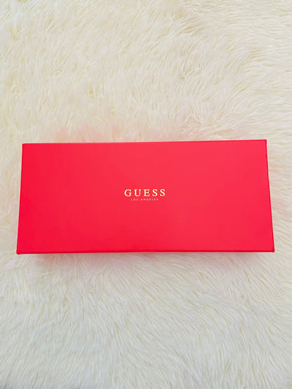 Set GUESS original de monedero/ cartera y tarjetero de color rosado ( Dusty Rose ) con letras de color plateado y rosado.