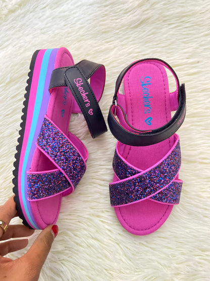 Sandalias SKECHERS GIRL original, morada con negro y brillos.