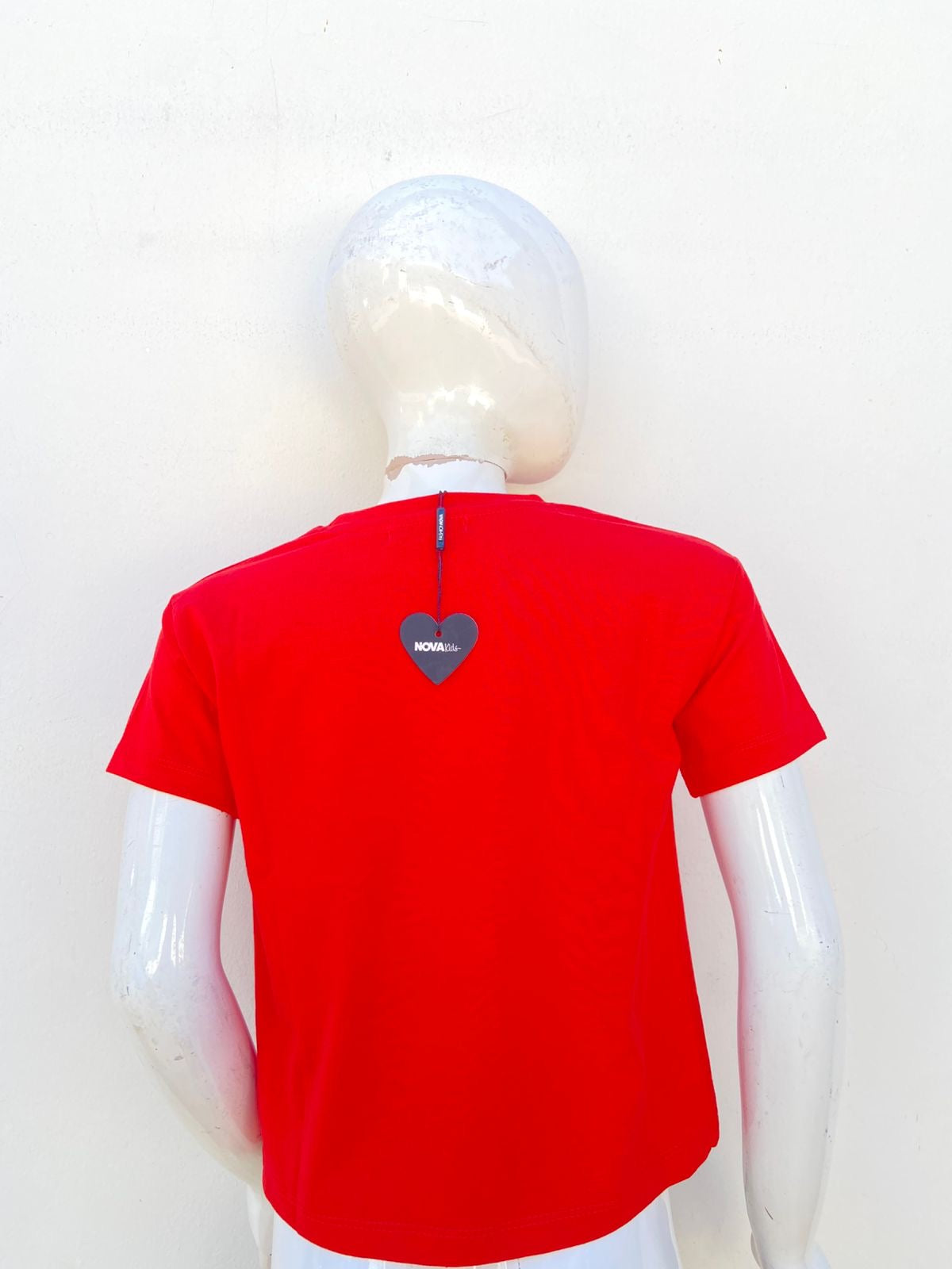 T-shirt Rojo con letras al frente de dice THE REAL BO$$