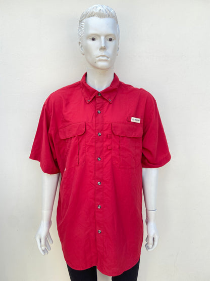 Camisa MAGELLAN original roja con logotipo de la marca en la esquina.