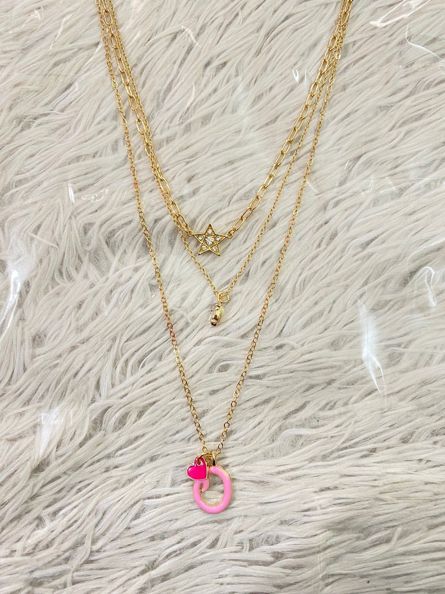 Cadena Forever 21 original, de 3 piezas, con la inicial de tu nombre en rosado, con estrella y corazón. Letras de I O C N T E D B y K disponibles