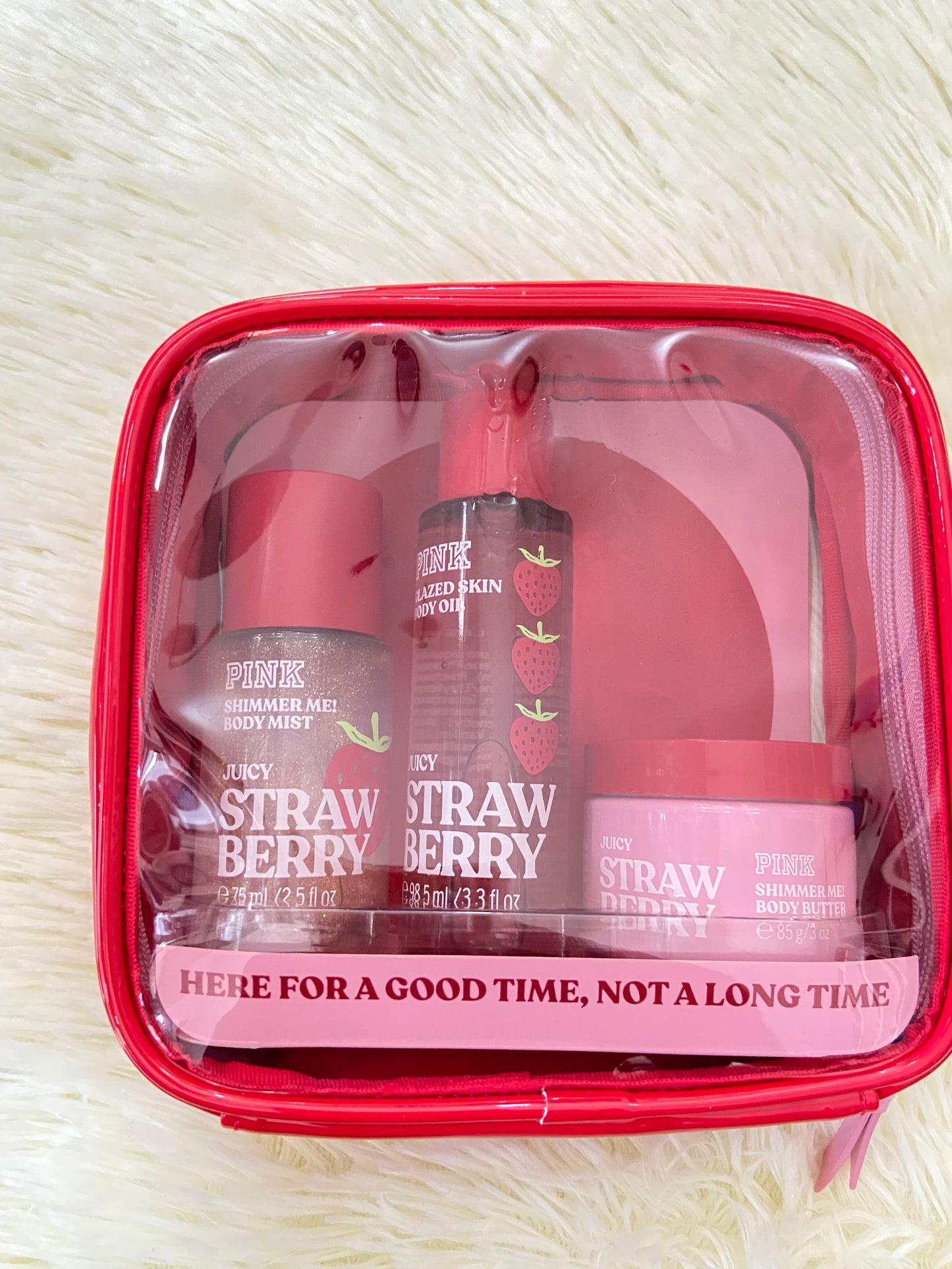Pack PINK original, de colonia, aceite y crema minis, rojo, JUICY STRAWBERRY, con brillitos. Más el bolso