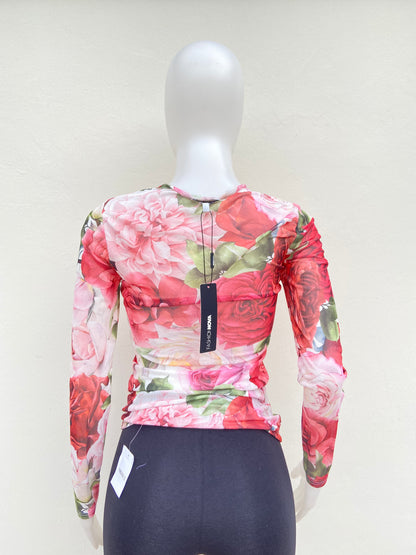 Blusa/ Suéter/ top rosado con estampado de rosas, transparente.