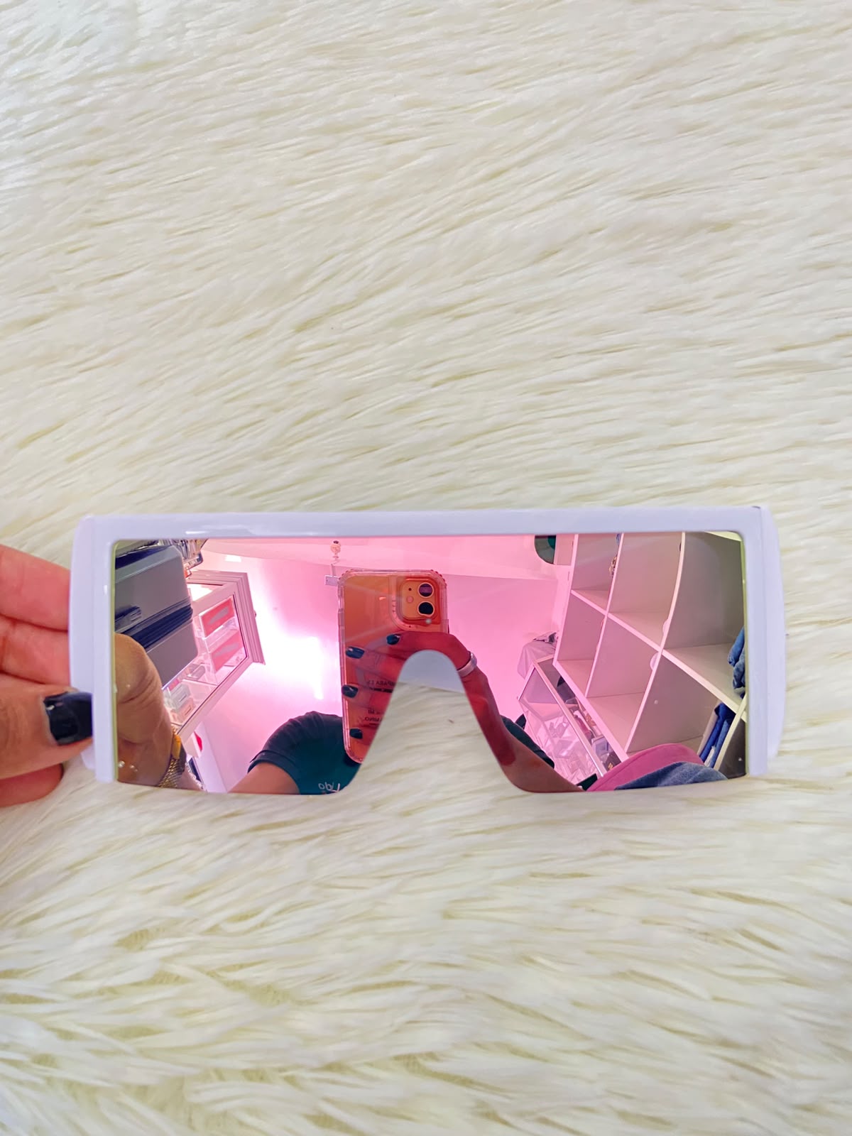 Lentes, rosado con montura blanca, cuadrados grande, con protecciones UV 100%.