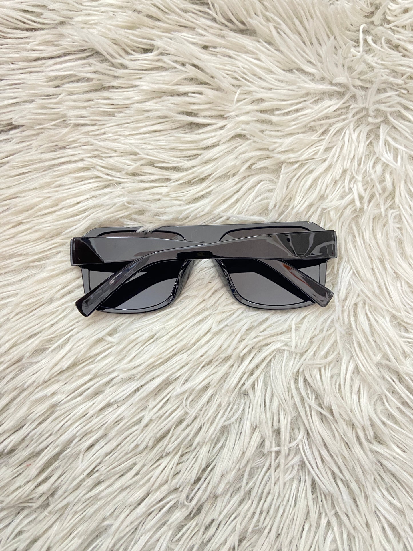 Lentes Fashion Nova original negro, cuadrados.