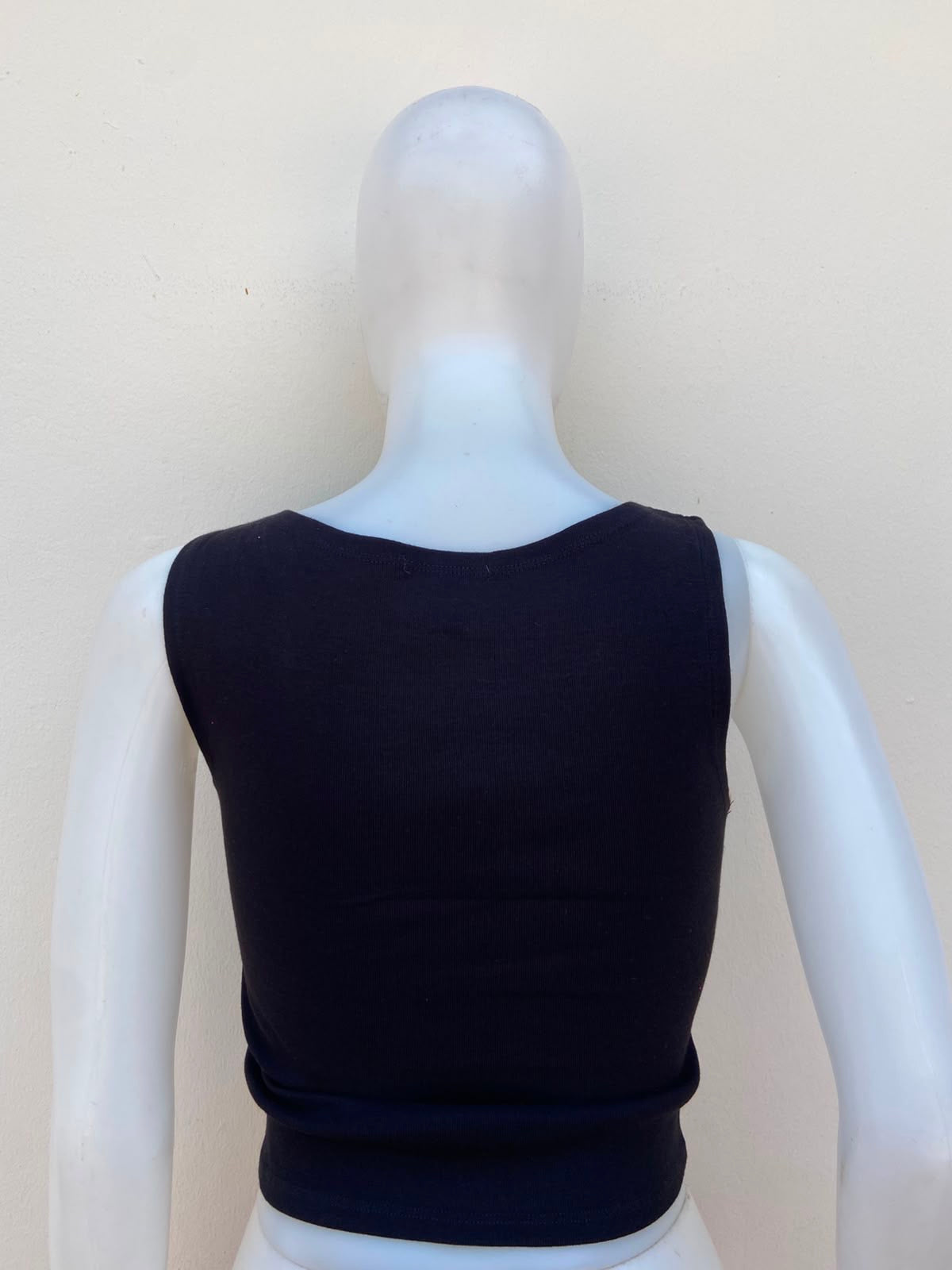 Top BOZZOLO original negro liso, sin mangas.