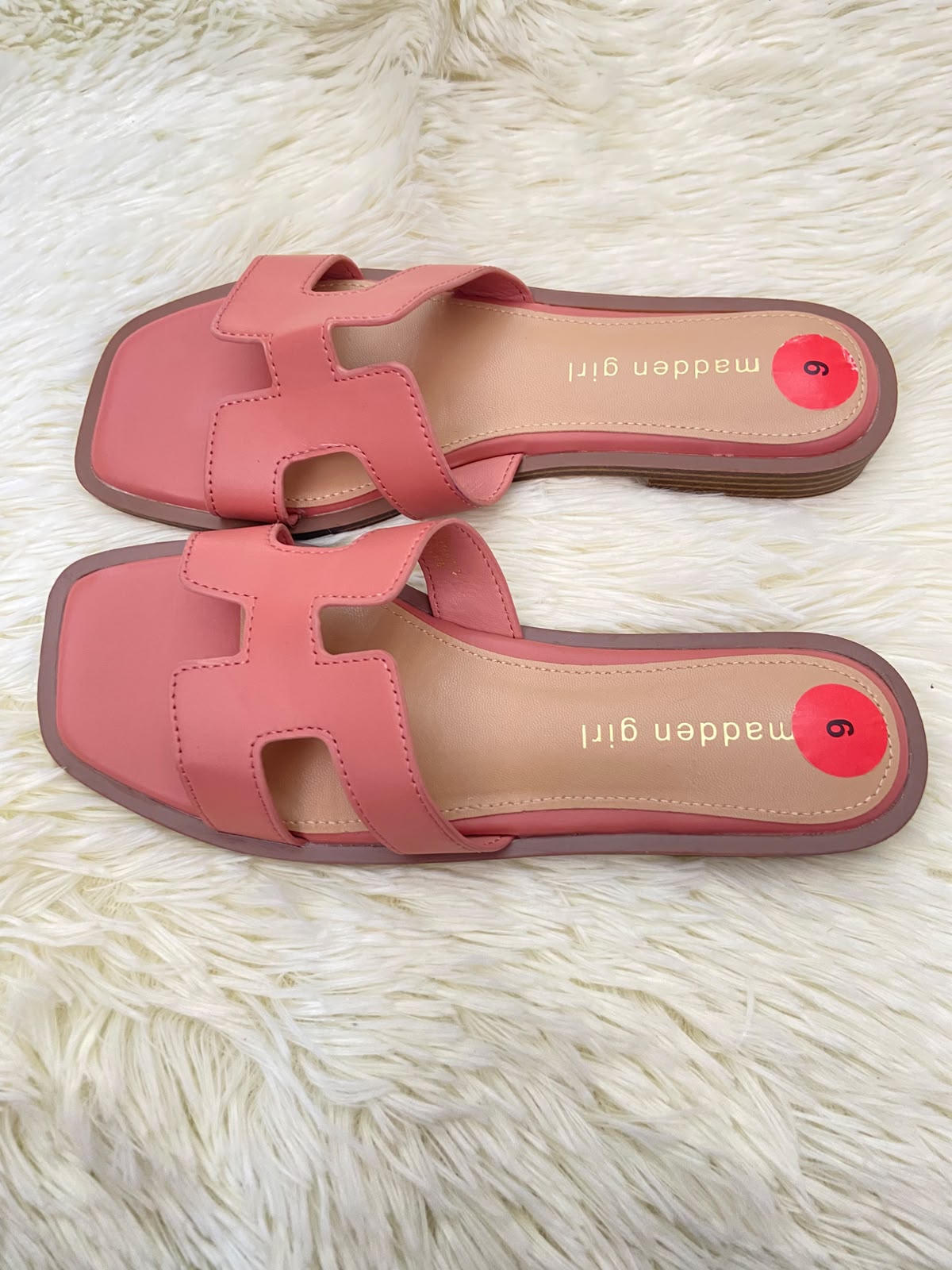 Sandalias MADDEN GIRL original, color rosado zapote ( mauve ) con marron, estilo clásico.
