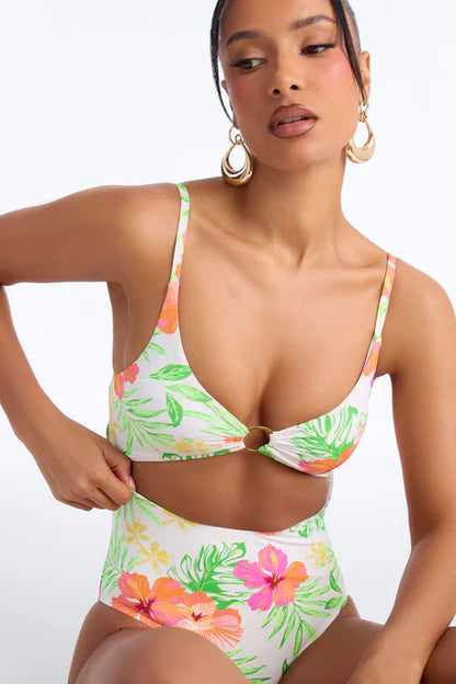 Biquini YMI, blanco con estampado de flores en color rosado y verde.