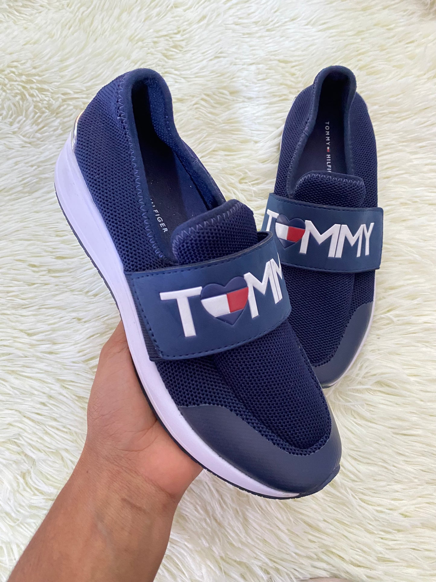 Tenis/ Alpargatas Tommy Hilfiger original, azul marino con letras         T❤️MMY en blanco.