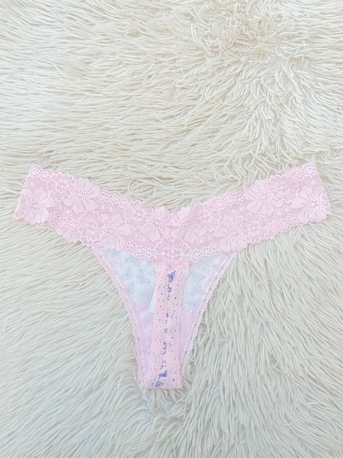 Panti PINK original rosado con estampado de mariposas y encaje, tanga.