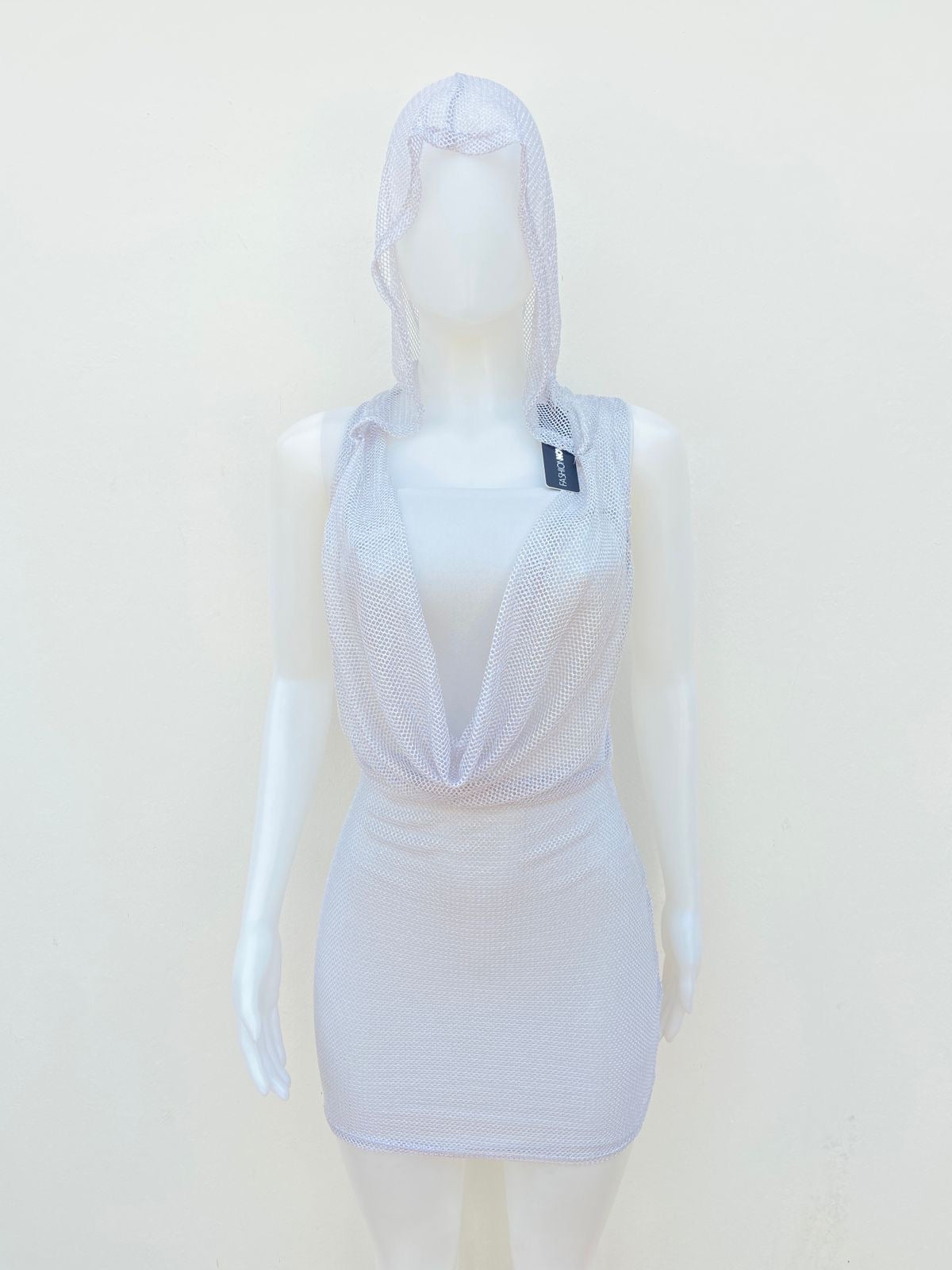 Vestido Fashion Nova original, plateado (gris) con brillo de dos piezas con cover up y strapless debajo.