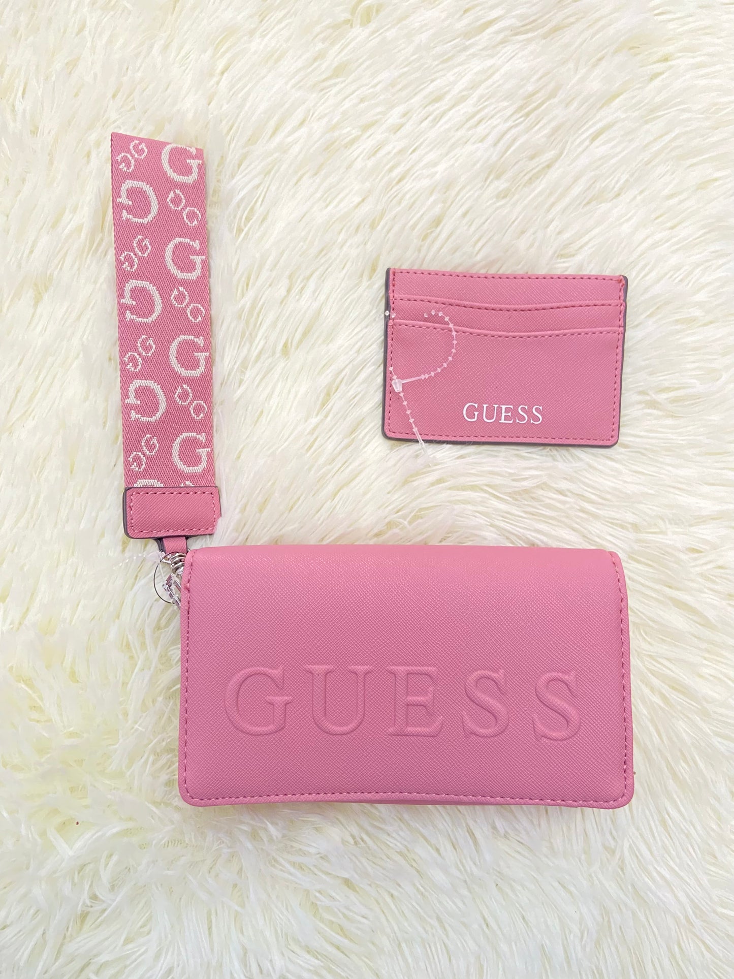 Set GUESS original de monedero/ cartera y tarjetero de color rosado ( Dusty Rose ) con letras de color plateado y rosado.