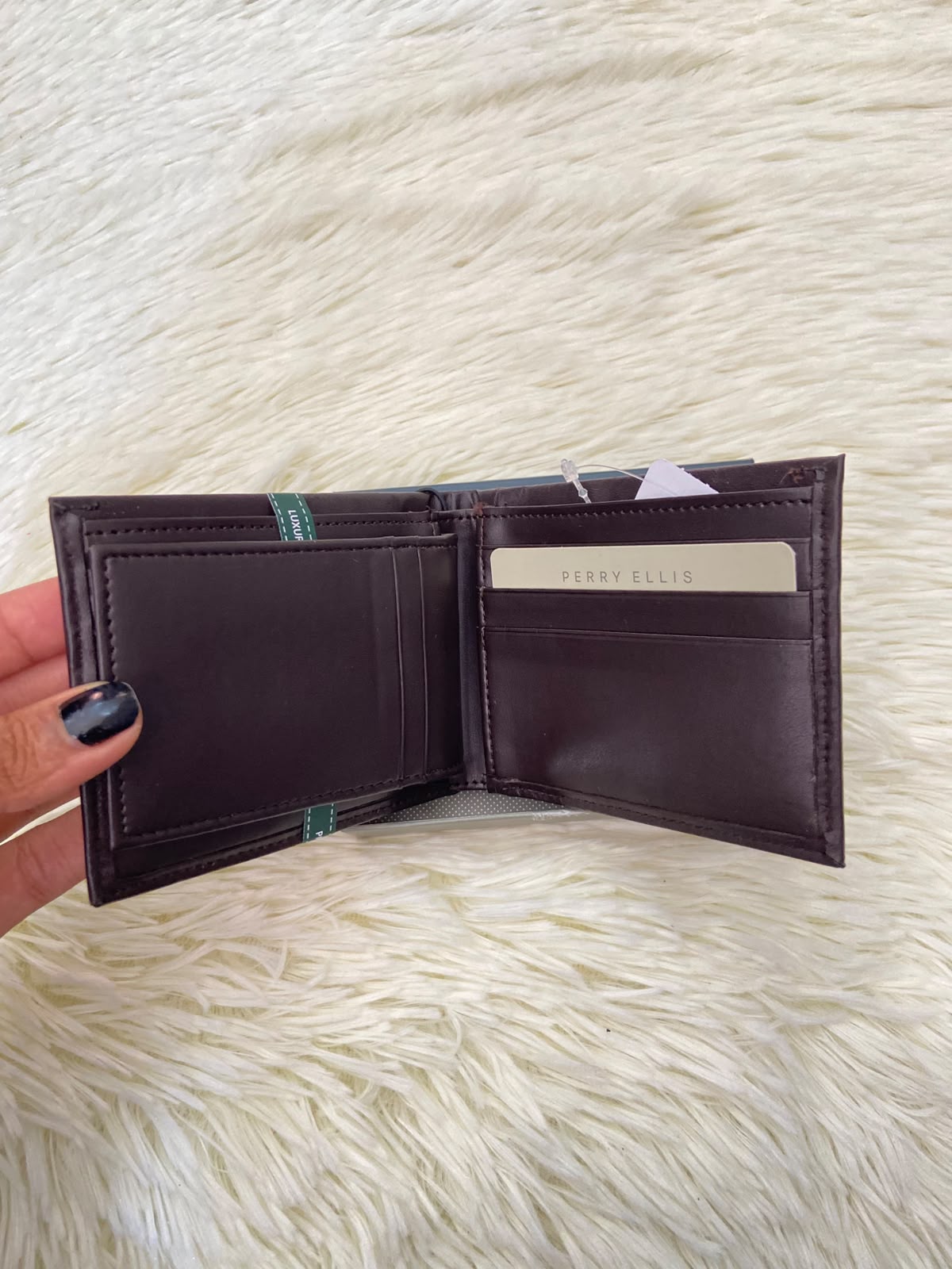 Billetera PERRY ELLIS original, Marron oscuro con varios compartimentos, PREMIUM LEATHER.