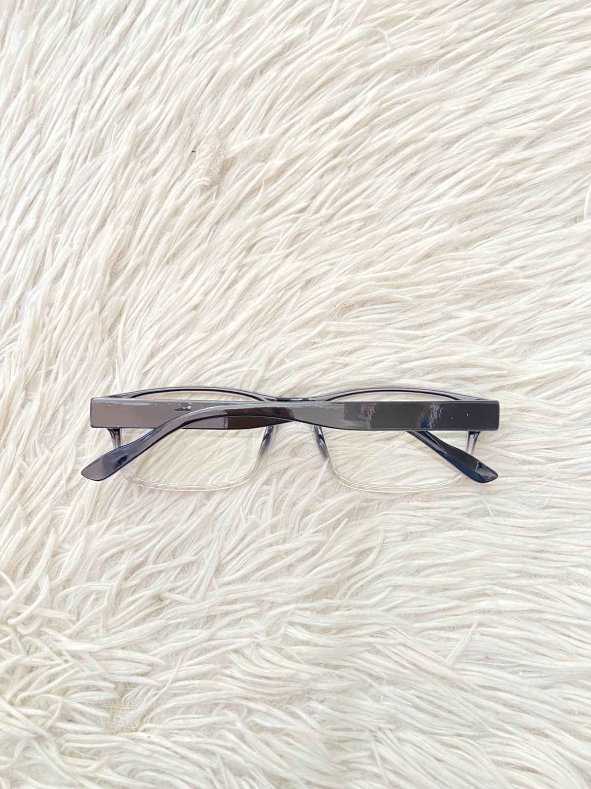 Lentes en color negro y transparente abajo, micas claras. pequeño