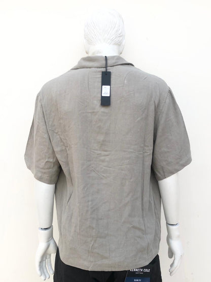 Camisa, 30% lino 70% algodón verde oliva opaco, manga corta.