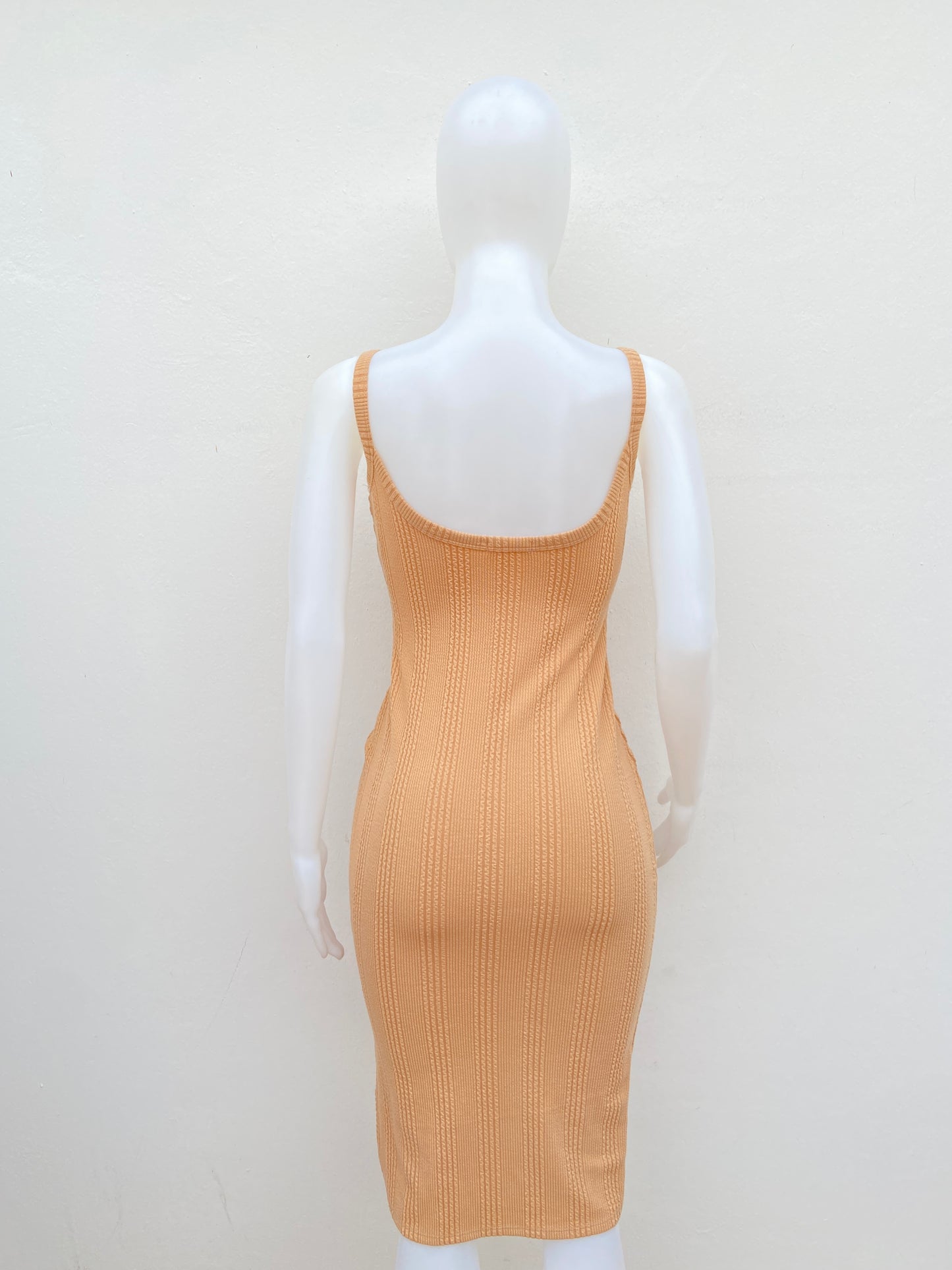 Vestido HEART & HIPS original color caramelo crema.