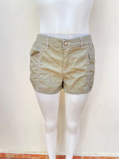 Short NO COMMENT original verde opaco, impermeable.