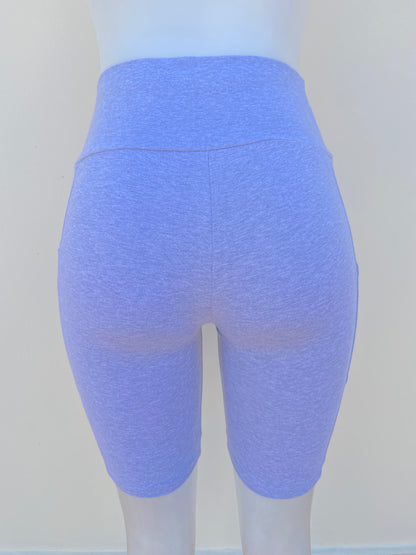 Legging AMBIANCE original, color gris lisa con bolsillos en los lados.