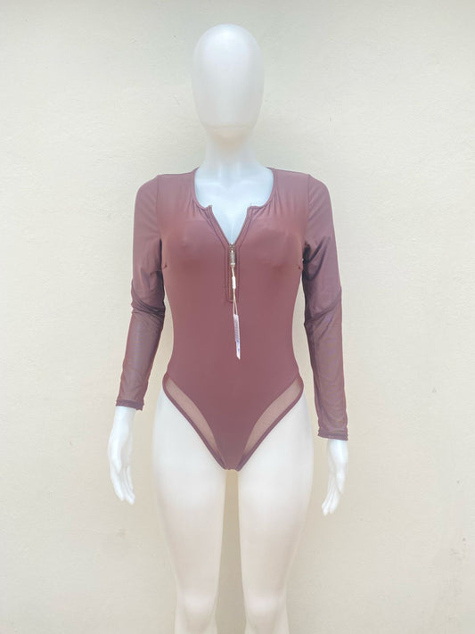 Biquini Mermaid Swimwear Original, color marrón oscuro, con zíper en el centro.