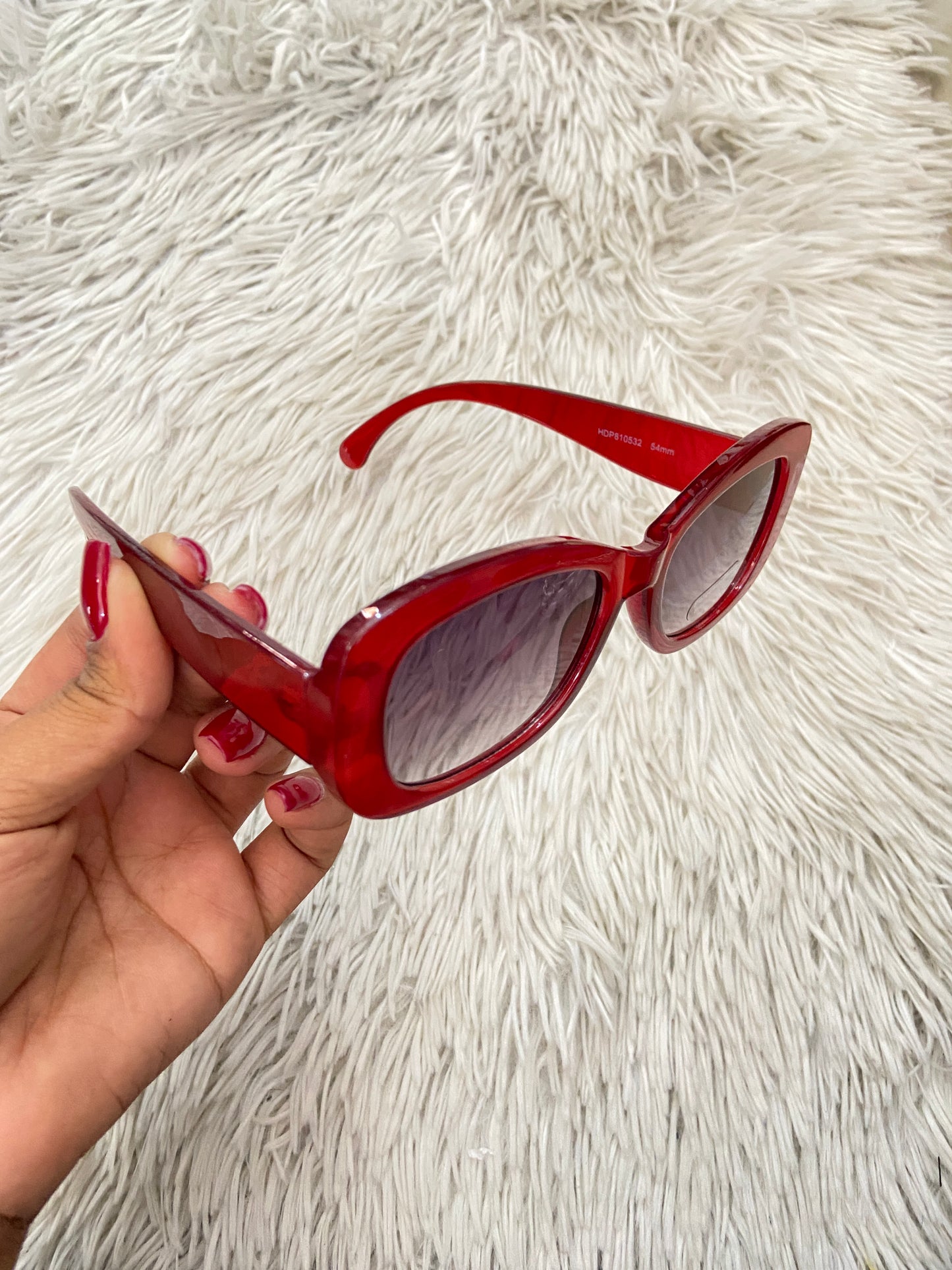 Lentes Fashion Nova original rojo vino con micas claras.