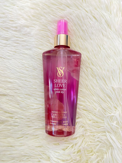 Set Victoria’s Secret original, rosada con crema y colonia, SHEER LOVE WHITE COTTON PINK LILY.