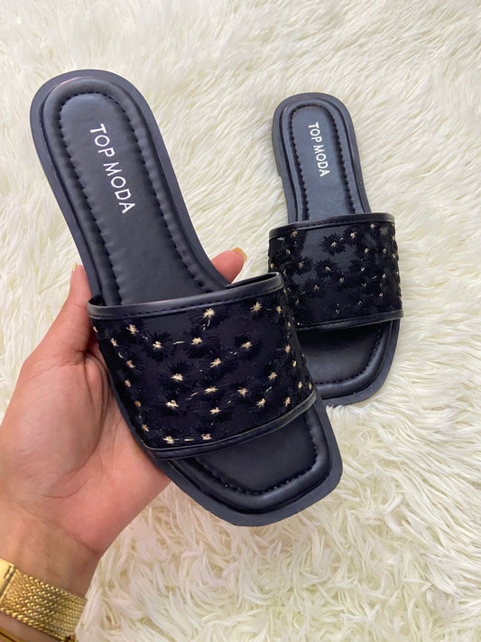 Sandalias TOP MODA original, negra transparente con bordado de flores.