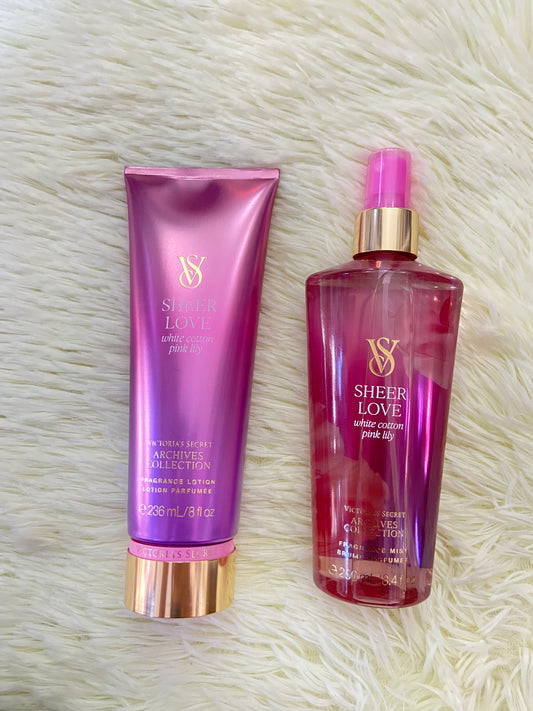 Set Victoria’s Secret original, rosada con crema y colonia, SHEER LOVE WHITE COTTON PINK LILY.