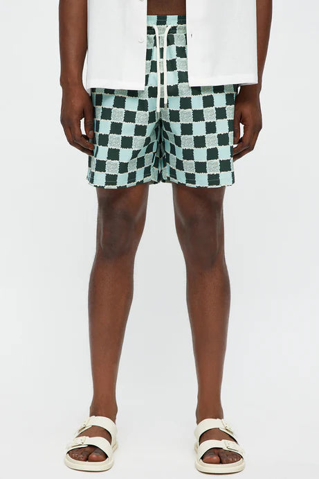 Bañador/Baggy, verde menta con estampado  de  cuadros  en color verde oscuro.