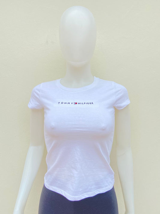 T-shirt Tommy Hilfiger original, blanco con letras en frente TOMMY HILFIGER.