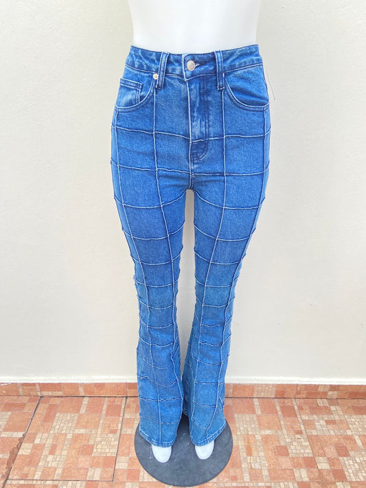 Pantalón jeans Fashion Nova original color azul oscuro con diseños de cuadros