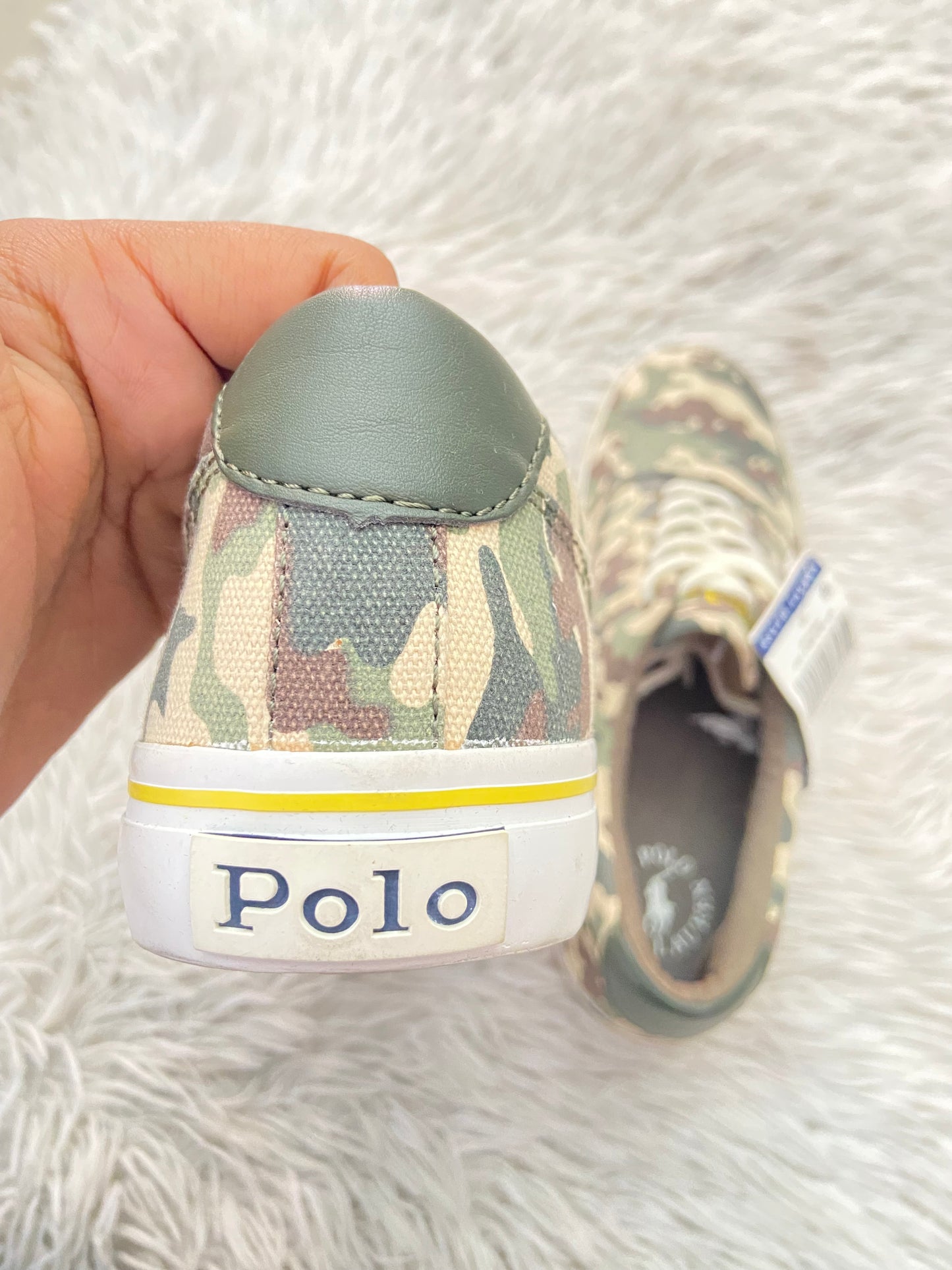 Tenis POLO RALPH LAUREN original verde camuflaje y logotipo P en azul marino.