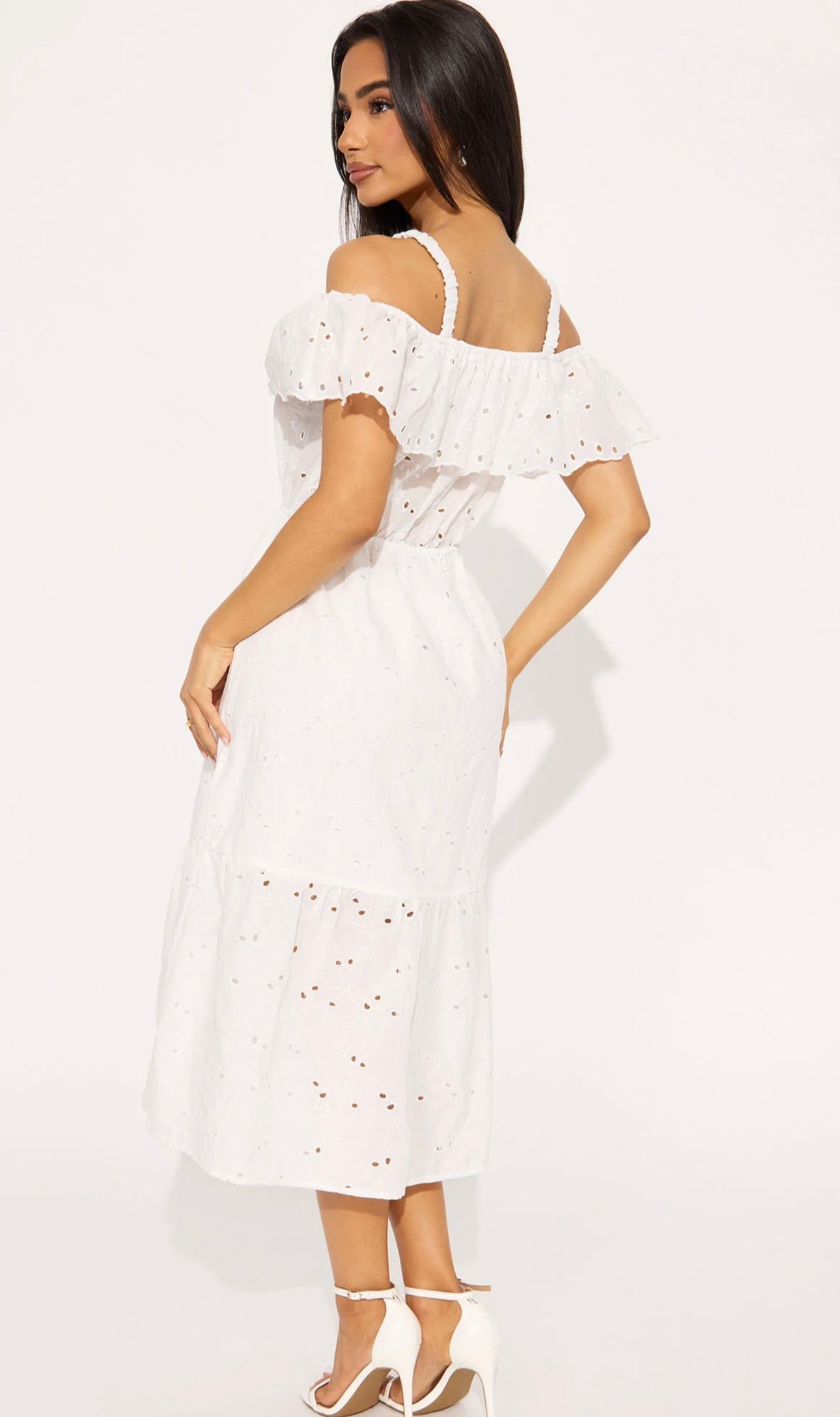 Vestido HAUTE MONDE original, blanco con bordado de flores, agua lluvia.