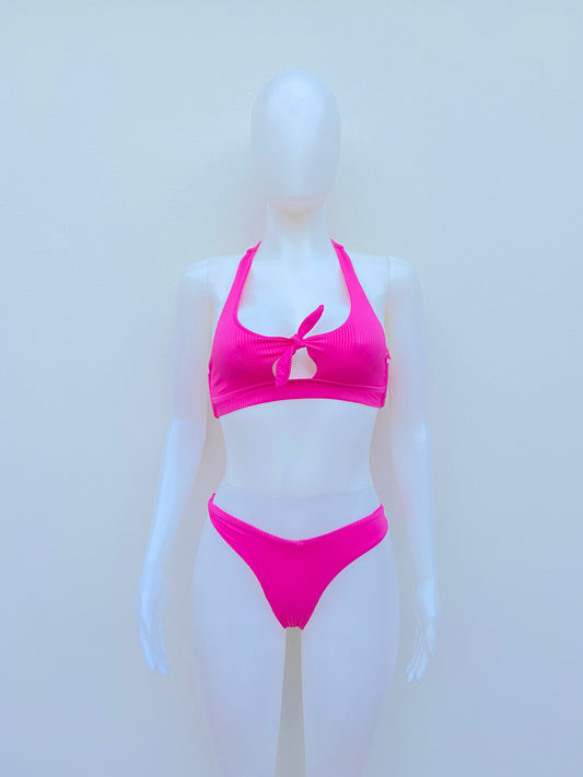 Biquini Tini bikini Swimear original rosado fucsia, de 3 piezas y lazo ajustable en frente.