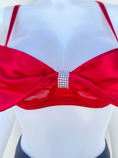 Top/ Brasier Victoria’s Secret original rojo con mazo en el centro