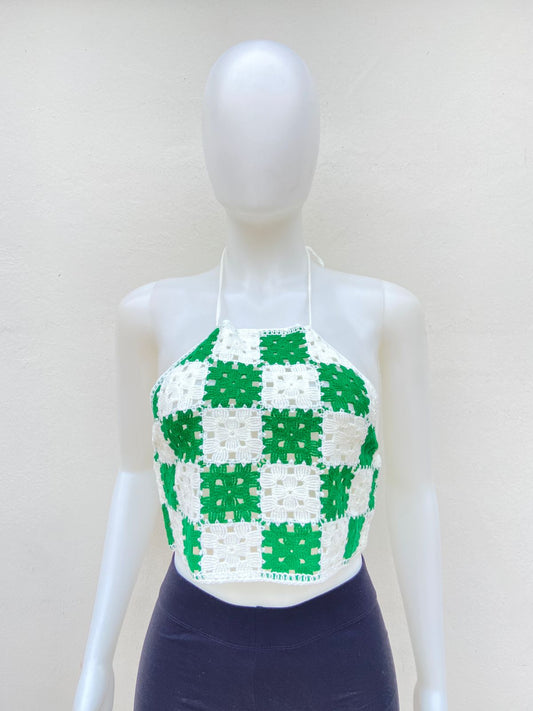 Top crochet blanco con cuadros verdes