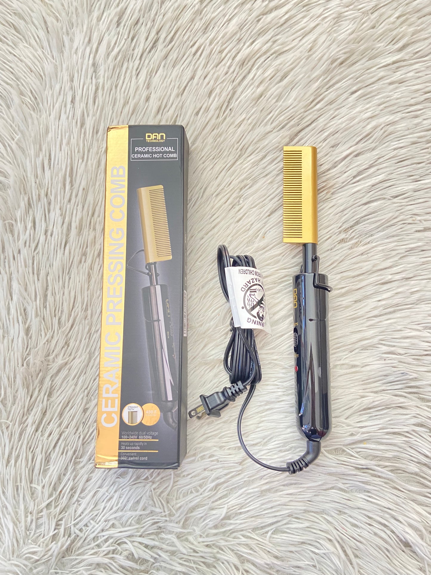 Peine caliente DAN TECHNOLOGY original, ✨ 450°F de calor alto
✨ Tecnología cerámica para un acabado más suave
✨ Calienta en solo 30 segundos
✨ Voltaje dual (ideal para viajes)
✨ Cable giratorio 360° para mayor comodidad