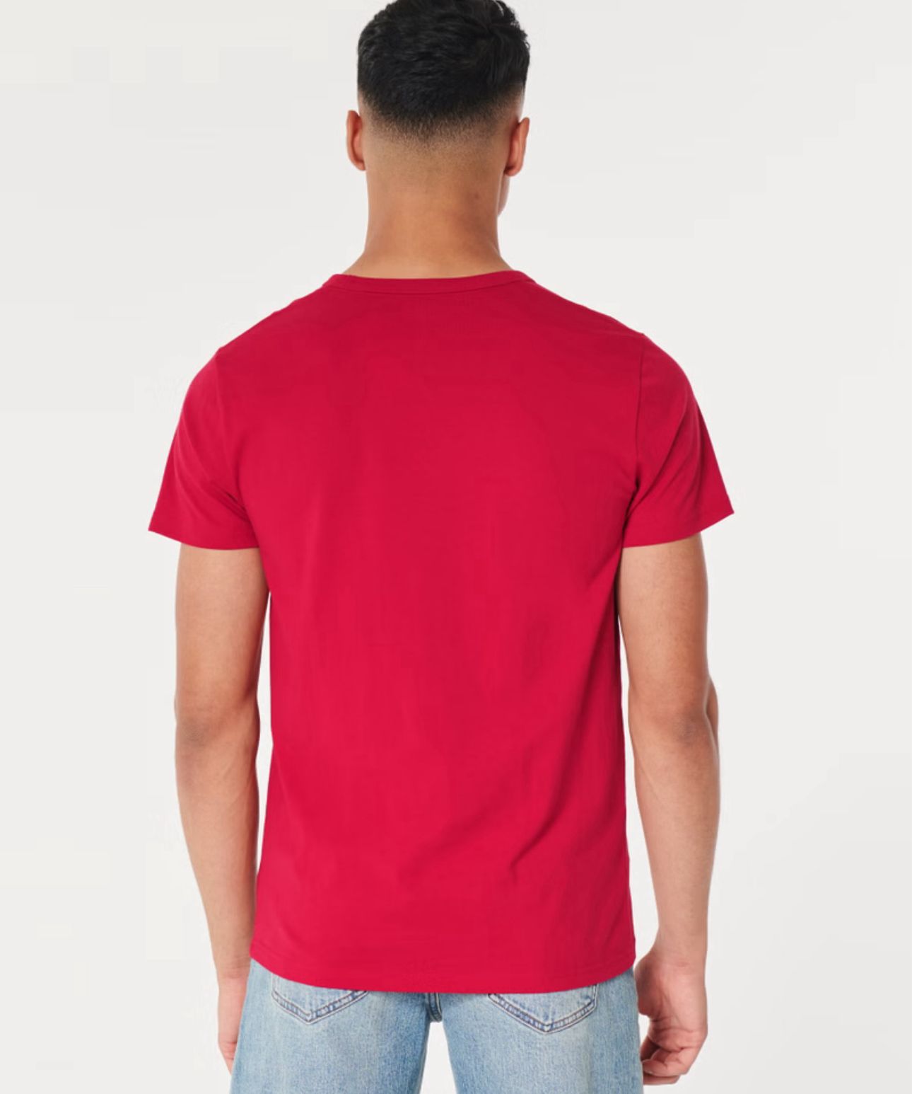 T-shirt Hollister original rojo con letras y logotipo de la marca HOLLISTER en negro.