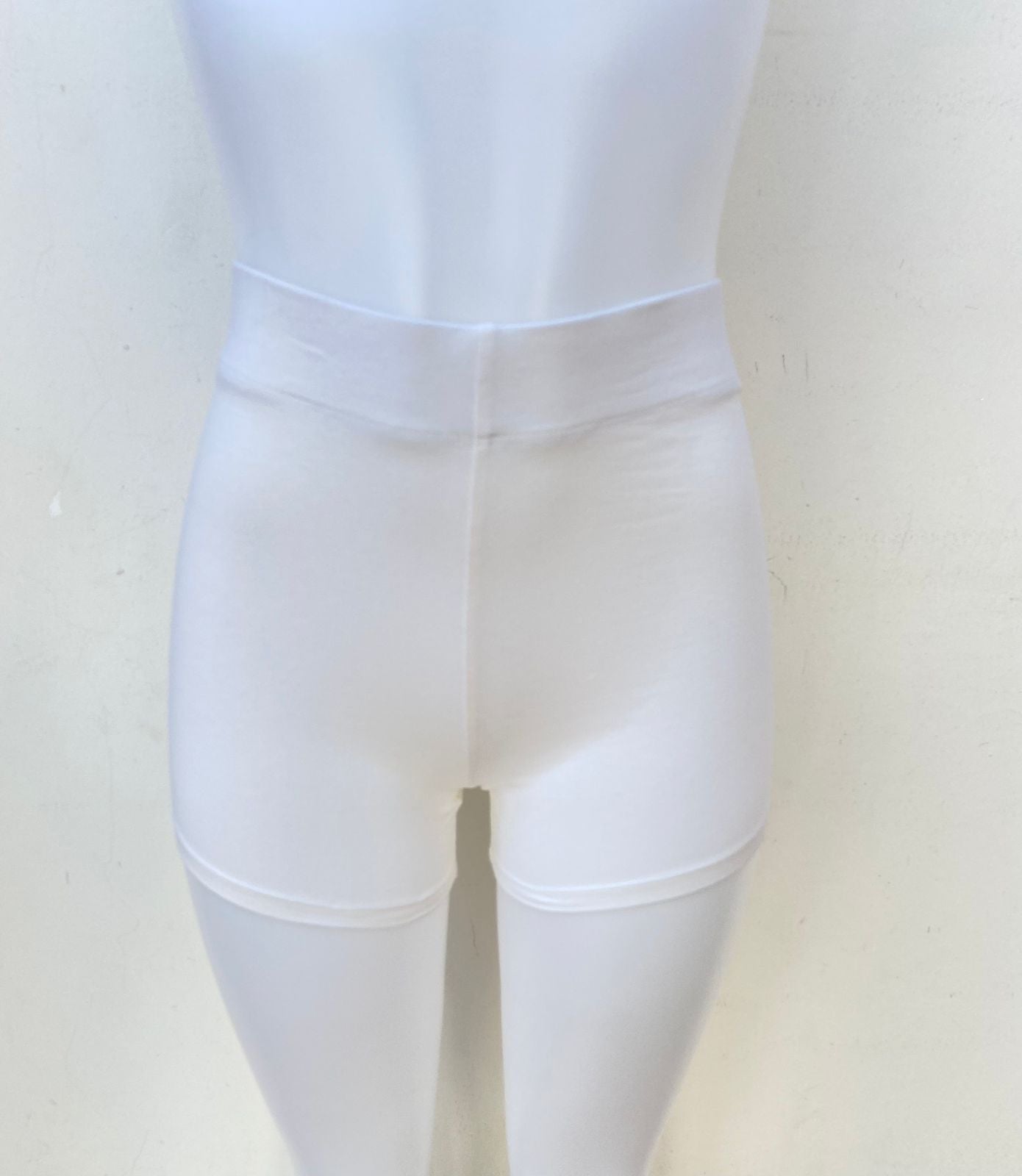 Legging/ Licra FOREVER21 original, cortita WHITE (Blanca M) (algunas blanca hueso )