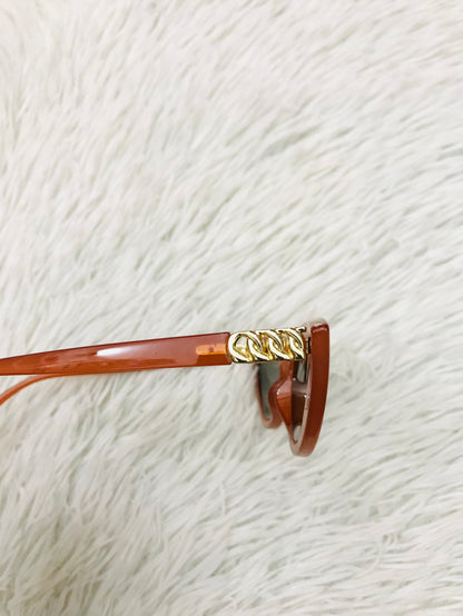 Lentes estilo gato color ladrillo con micas con cadenas doradas PROTECCIÓN UV 100