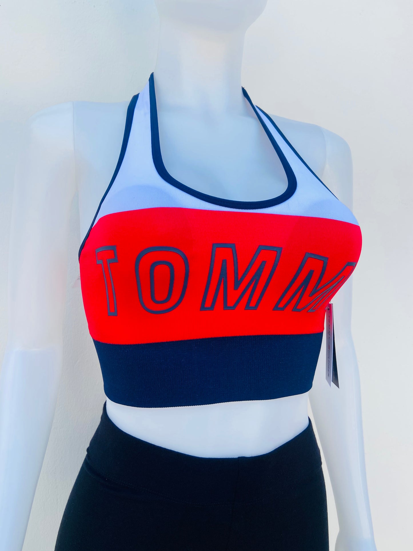 Top/ Bra Tommy Hilfiger original rojo con azul marino con blanco y letras TOMMY.