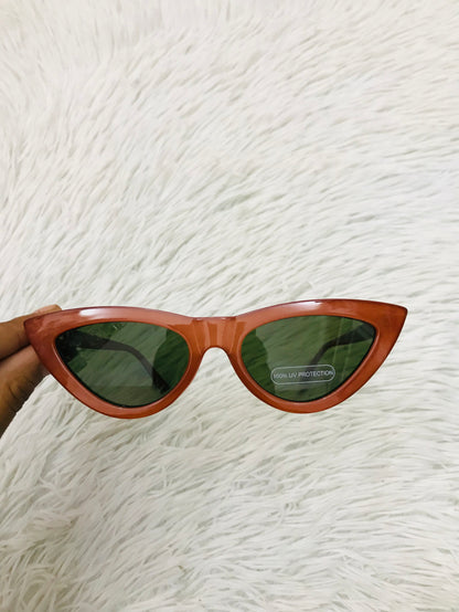 Lentes estilo gato color ladrillo con micas con cadenas doradas PROTECCIÓN UV 100