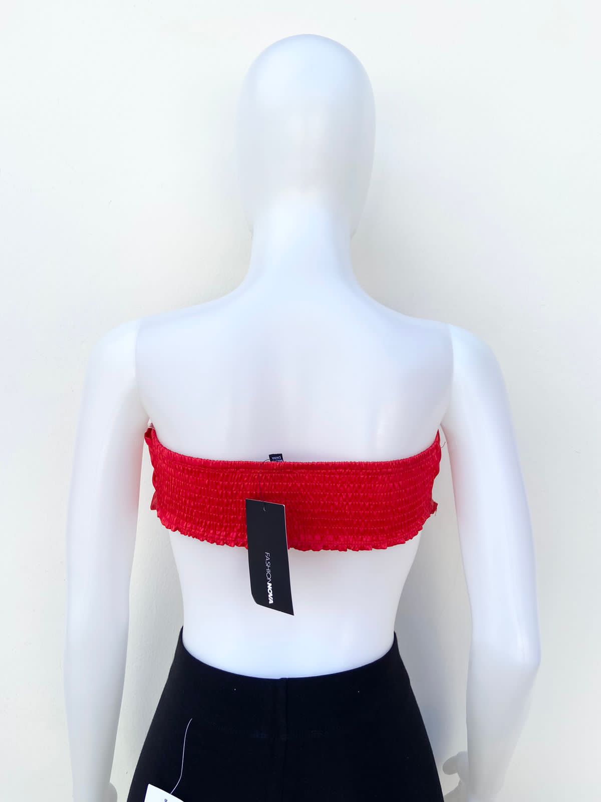 Top FASHION NOVA original, estilo pañuelo rojo, strapless.