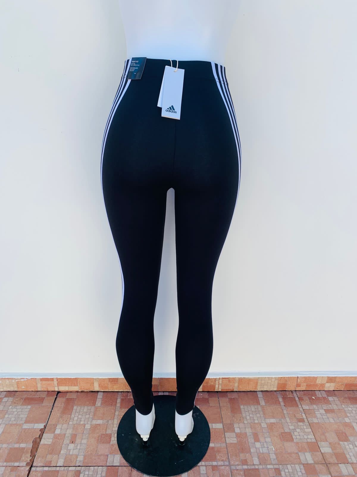 Legging/ Licra Adidas original negra con rayas blancas en ambos lados –  Qlindo Store