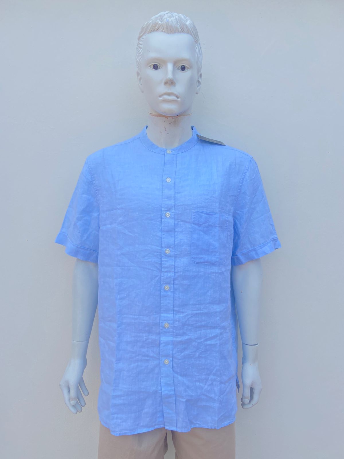 Camisa TASSO ELBA Original de 100% Lino, color azul claro.