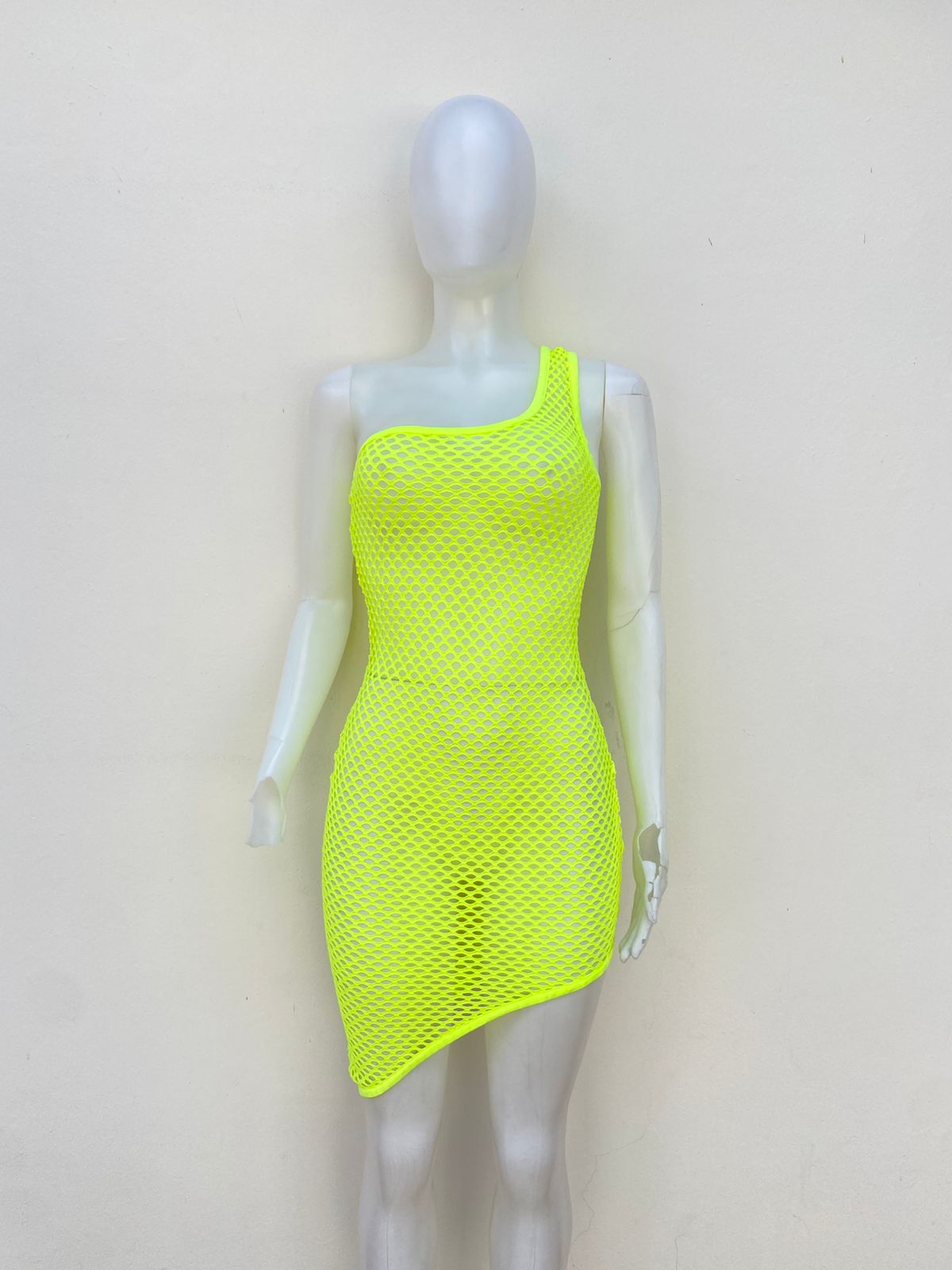 Vestido/Cover up en malla color verde neón.