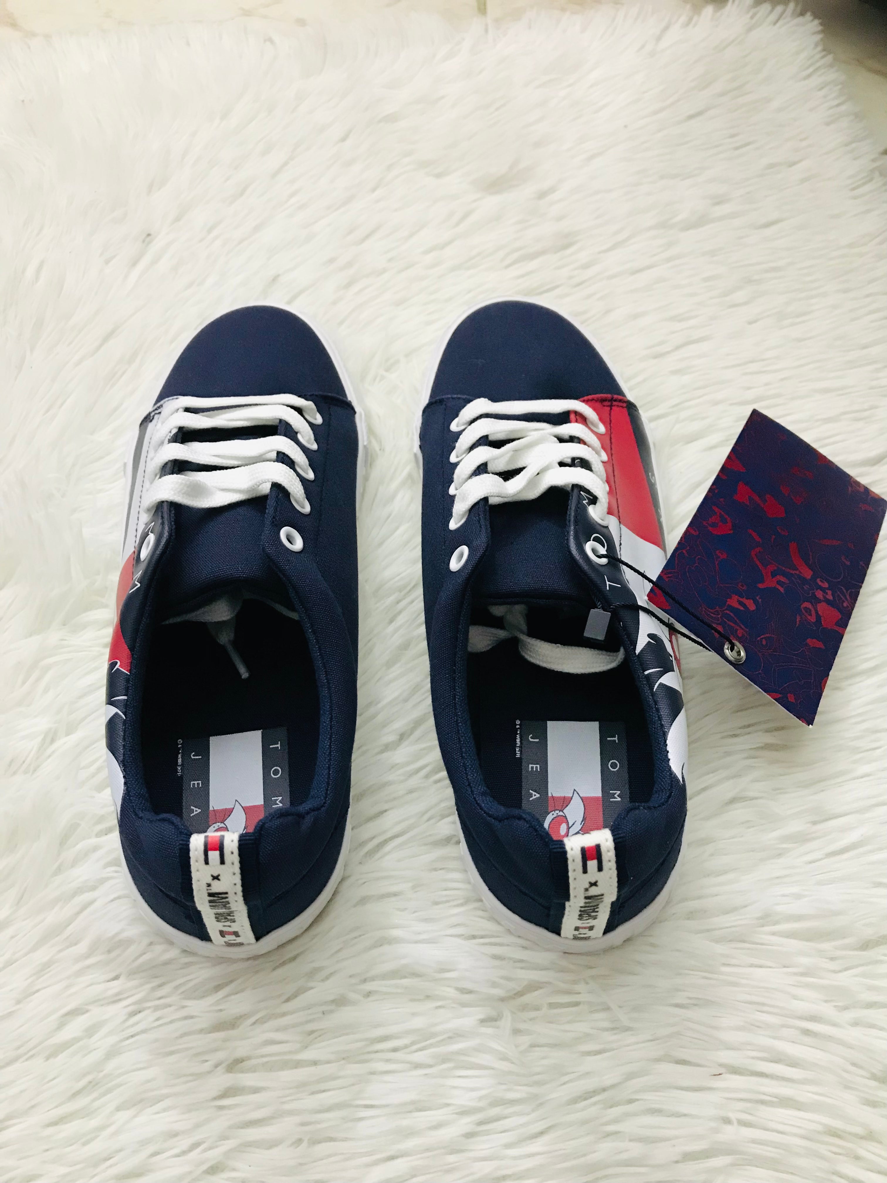 Tenis Tommy Hilfiger original, edición SPACE JAM A NEW LEGACY - Main Image
